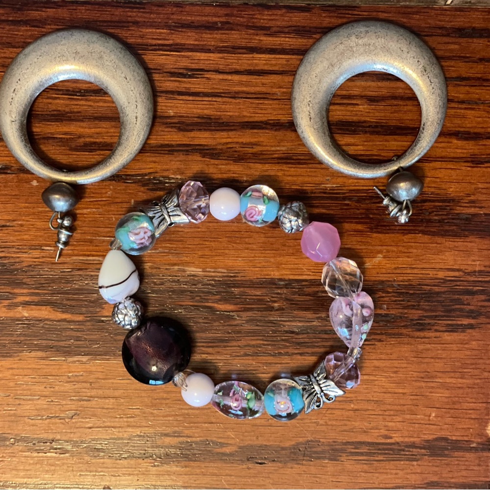 Elegant Pink and Silver Beaded Bracelet